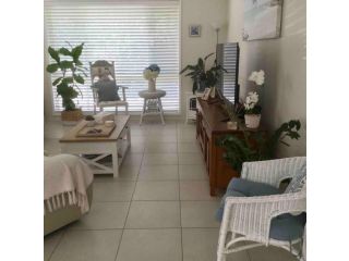 Cosy Cottage near the beach Villa, Booker Bay - 3