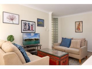 Cosy Family Apartment with Parking and Balconies Apartment, Sydney - 2