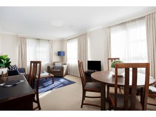 Cosy Harbourside Apartment With Bridge View Pool Apartment, Sydney - 1