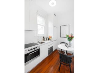 Cosy nook in inner-city Victorian mansion Apartment, Sydney - 3