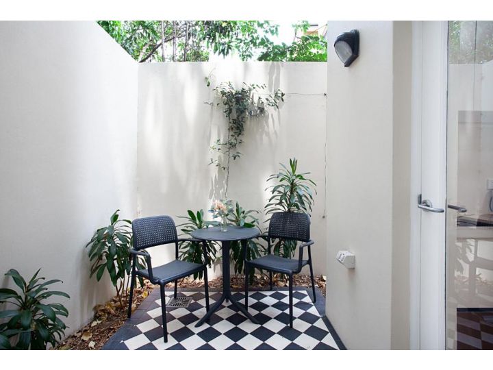 Funky Inner West Studio with Private Patio Apartment, Sydney - imaginea 11
