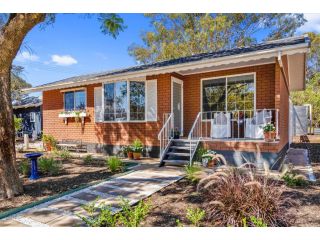 'In The Vines' Guest Cottage, Barossa Valley Apartment, South Australia - 3