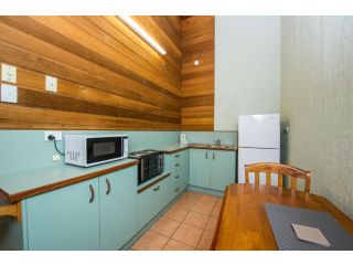 Beachside Cottage - A Private Peaceful Hidden Gem 50m to Beach Apartment, Nelly Bay - 3