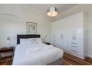 Cottesloe Beach Deluxe Apartment Apartment, Perth - 5