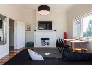 Cottesloe Beach Deluxe Apartment Apartment, Perth - 4