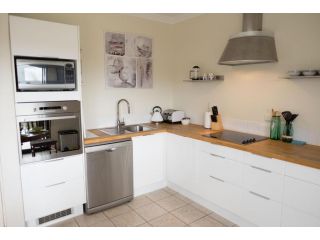 Cottesloe Sea Bliss Apartment Apartment, Perth - 3