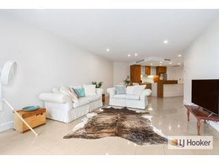Cotton Beach 97 - Luxurious Mid Floor Apartment Apartment, Casuarina - 1