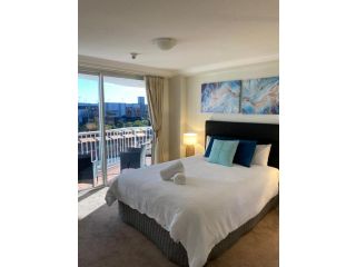 Couples retreat - studio apartment in Broadbeach Apartment, Gold Coast - 2