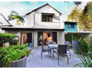 Couples Retreat in Renovated 2 bedroom Townhouse Apartment, Noosaville - 2
