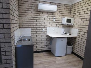 Cowra Crest Motel Hotel, Cowra - 3