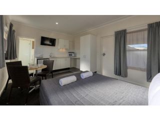 Cowra Motor Inn Hotel, Cowra - 1