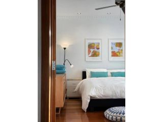 Cozy and stylish 3 bedroom home in Mentone Villa, Victoria - 2