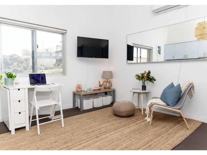 COZY BEACH FRONT STUDIO WITH AIRCON Apartment, Sydney - imaginea 1