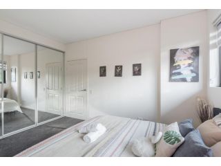 Cozy Kingbed Apt Study Homebush Sleeps 5 Apartment, Sydney - 3