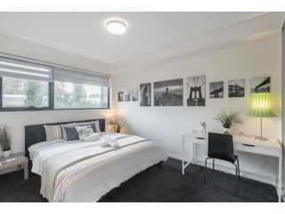 Cozy Kingbed Apt Study Homebush Sleeps 5 Apartment, Sydney - 1