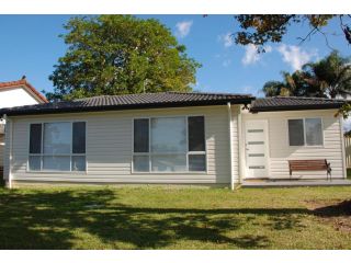 Craig's Place, 2br Short Term Accommodation - Western Sydney Area Guest house, New South Wales - 3