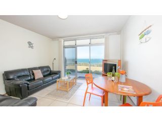 Craigmore On The Beach Unit 4 - ground floor with views Apartment, Yamba - 3
