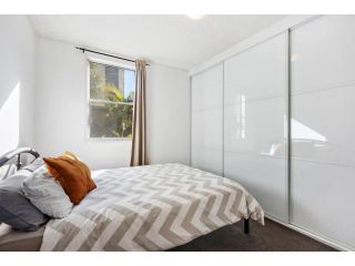 CROW1-44Q - Queenscliff Beach Pad Apartment, New South Wales - 3