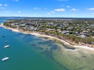 Crystal Waters-2 bed, 2 bathroom, Beachfront Unit! Apartment, Australia - 5