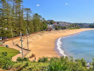 Cosy Beachside Unit, Short Stroll to the Beach Guest house, Terrigal - 2