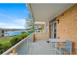 Cosy Beachside Unit, Short Stroll to the Beach Guest house, Terrigal - 5