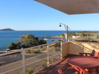 Charming Beach Getaway, Close to Cafe & Restaurant Guest house, Terrigal - 1