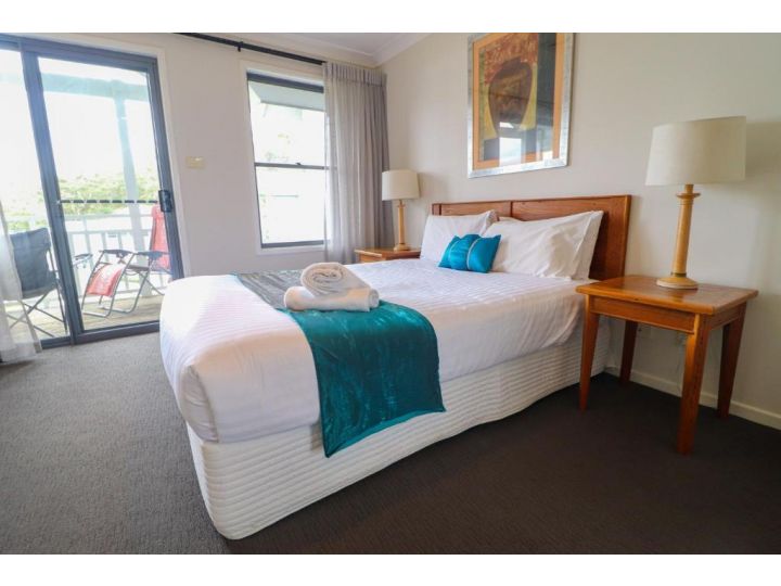 Currawong Deluxe Townhouse 439 Apartment, Cams Wharf - imaginea 5