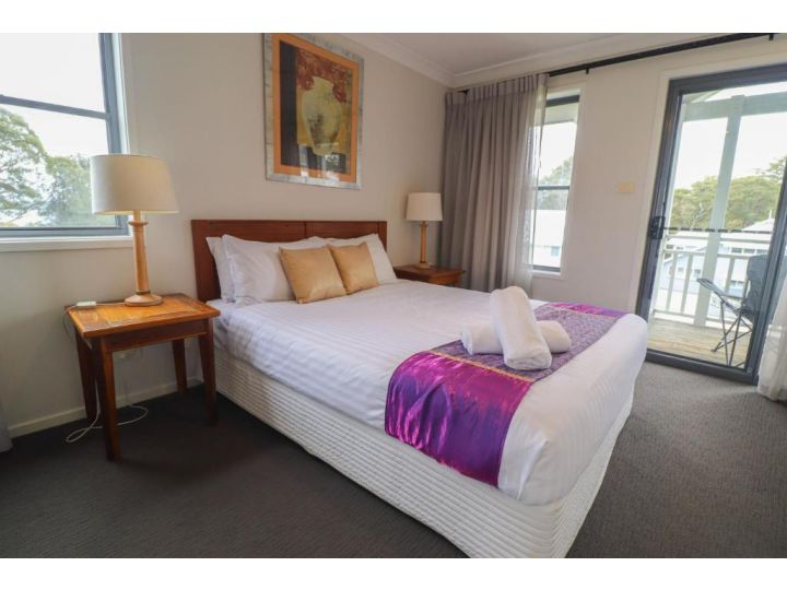 Currawong Deluxe Townhouse 439 Apartment, Cams Wharf - imaginea 8