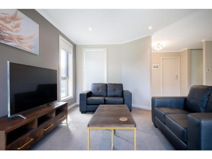 Cute and Cosy 2 Bedroom Unit in Summerhill Apartment, Kings Park - imaginea 17