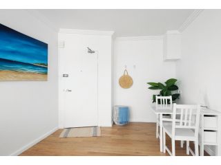 CUTE BEACHFRONT APARTMENT Apartment, Sydney - 1