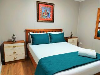 Cute City Cottage - 2 Bedroom - The Strand Apartment, Townsville - 2