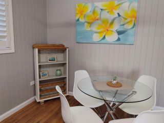 Cute City Cottage - 2 Bedroom - The Strand Apartment, Townsville - 3