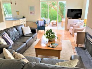 Daisy Cottage - Rye Beach House in garden oasis, 5 mins to ocean beach Guest house, Rye - 3