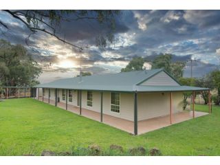 Darcy Brown House Modern Country Escape Guest house, Orange - 1
