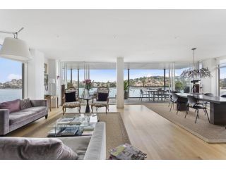 SUTH19 - Waterfront Sails Apartment, Sydney - 2