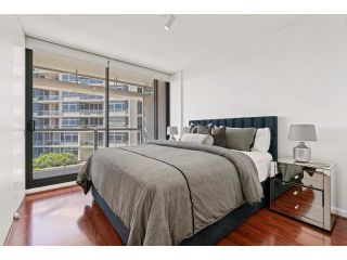 Darling Harbour Views Apartment, Sydney - 3
