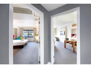 Darwin Harbourside Escape in Two Adjacent Rooms Apartment, Darwin - 5