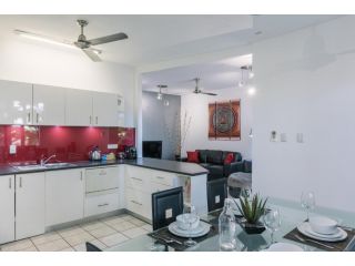 CitySide Apartment - 2 Bedroom with Private Courtyard Apartment, Darwin - 2