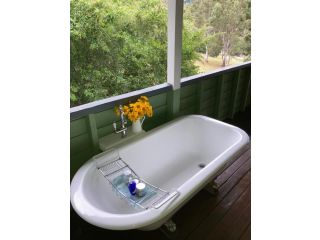 Dayboro - Blue Ridge Lavender Cottage Guest house, Queensland - 4