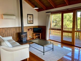 Daysy Hill Country Cottages Hotel, Port Campbell - 2
