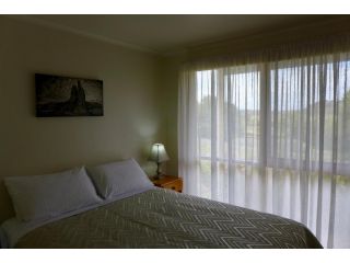 Daysy Hill Country Cottages Hotel, Port Campbell - 4