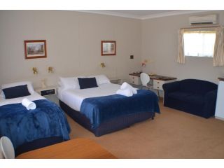 Deer Park Motor Inn Armidale Hotel, Armidale - 1