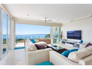 Dee's Retreat - Rainbow Beach - Five Star Luxury Accommodation, Aircon, pool, views, wifi Guest house, Rainbow Beach - 4