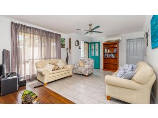 Delightful Duplex on Rose Ct, Bongaree Guest house, Bongaree - 3