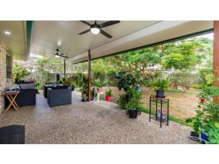 Delightful Duplex on Rose Ct, Bongaree Guest house, Bongaree - 2