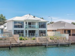 Deluxe Living in Mariners Cove Guest house, Mandurah - 2