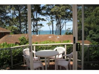 Denham's Beachfront Villa, Sunshine Bay - 4