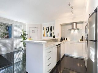 Diamond Beach 98 Apartment, Gold Coast - 2