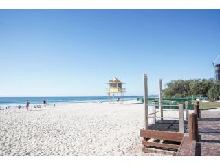Diamond Beach Resort Apartment, Gold Coast - 4