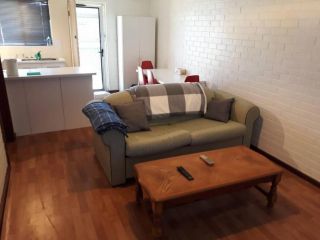 Dianella Â· Affordable & comfortable close to the city & shops Apartment, Perth - 3